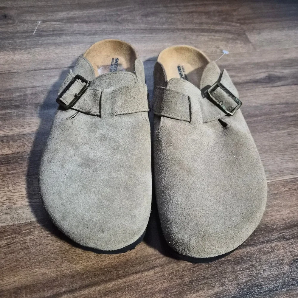Skechers Relaxed Fit Mens Suede Clogs Taupe Tan Buckle Slip On Mules Shoes US 9